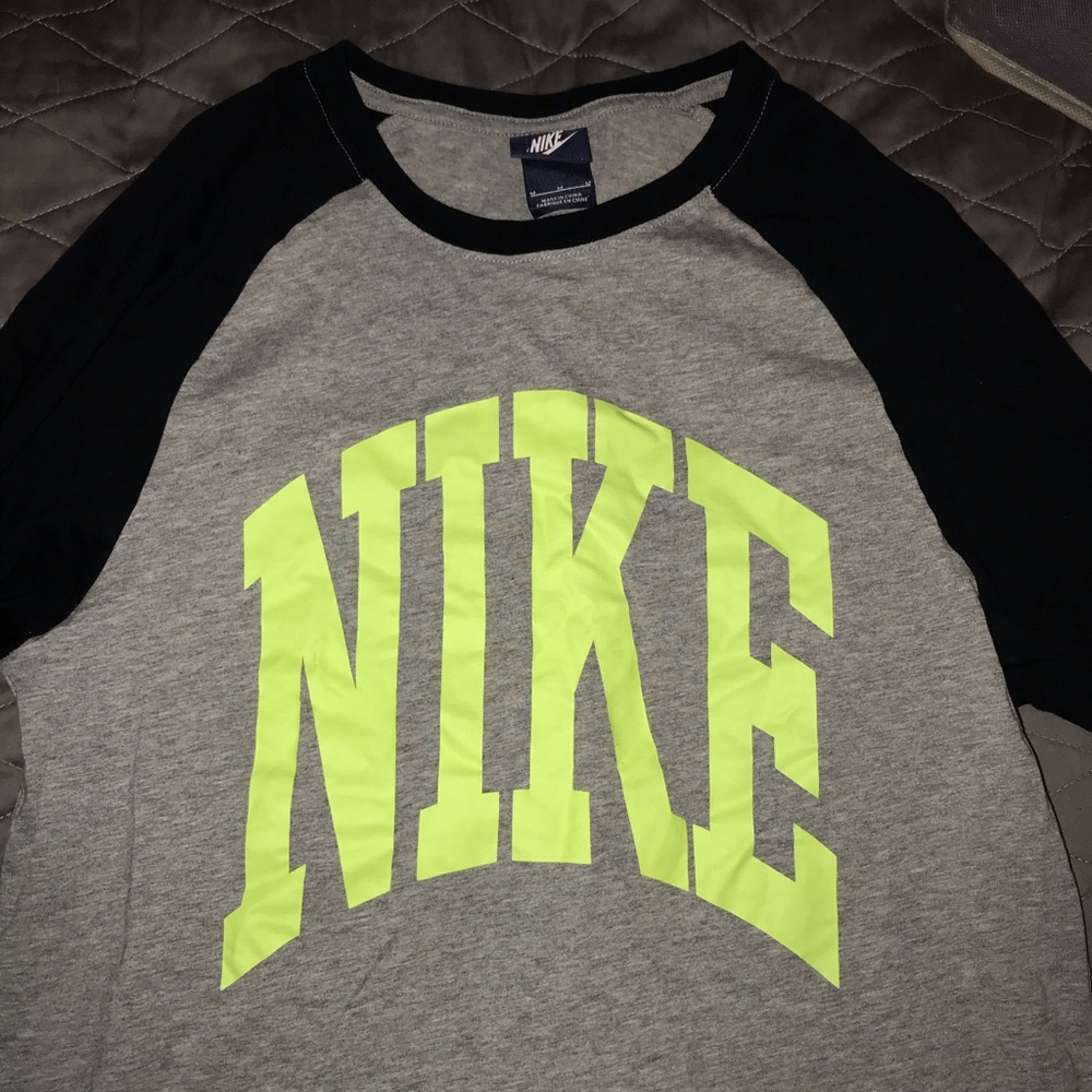 Nike Tee - Picture 2 of 2